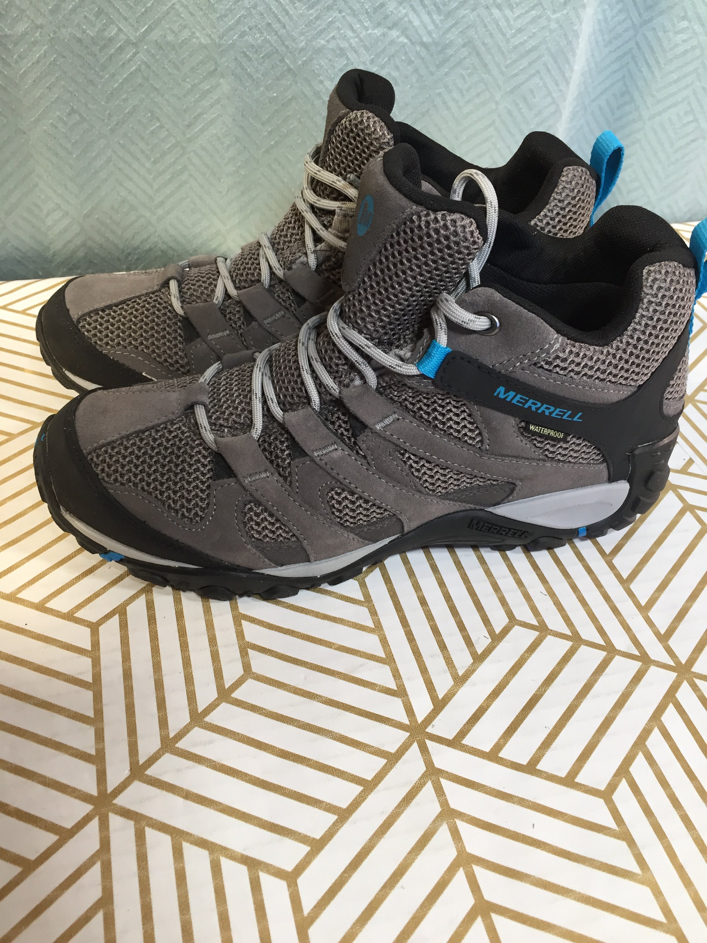 Merrell Women's Alverstone Mid Waterproof Hiking Shoe US Size 10 (7772446458094)